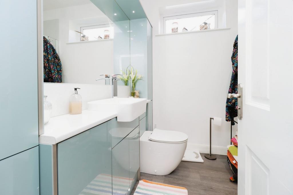Bath/Shower Room