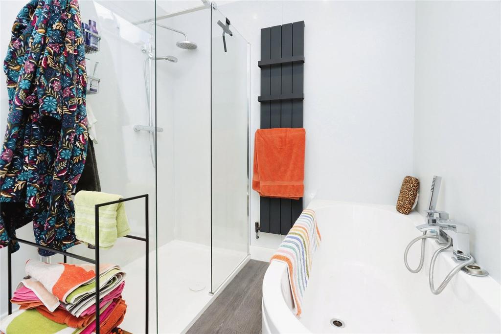 Bath/Shower Room