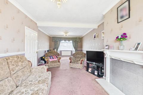 3 bedroom terraced house for sale, Dagenham Road, Romford RM7