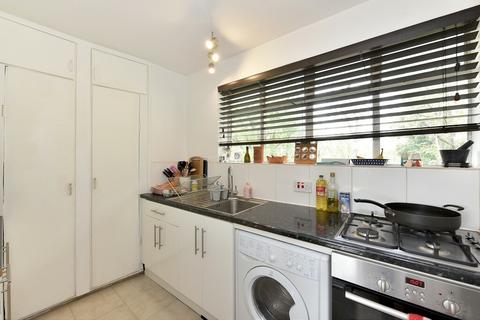 1 bedroom flat to rent, Rockley Court, Shepherds Bush, W14