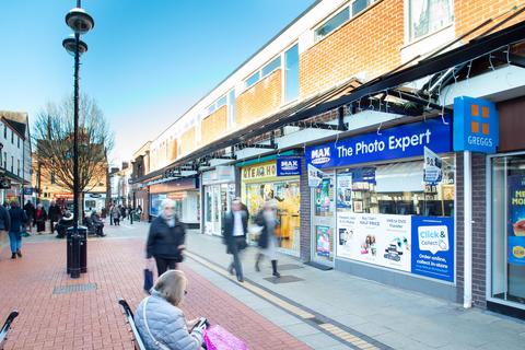 Retail property shopping centre to rent, M Three Spires, Lichfield WS13