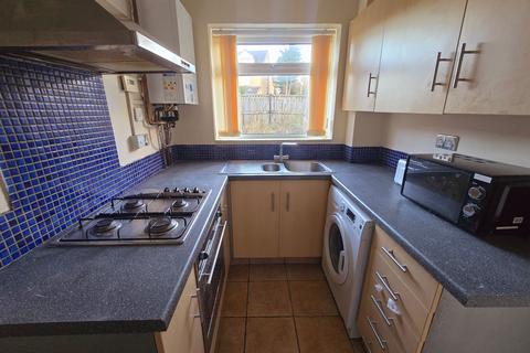 3 bedroom end of terrace house for sale, Glenmore Close, Bradford, BD2