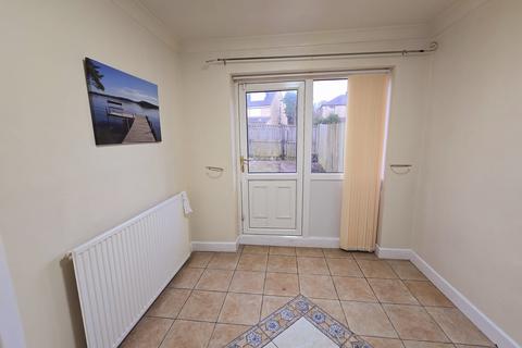 3 bedroom end of terrace house for sale, Glenmore Close, Bradford, BD2