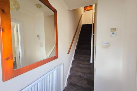 undefined, Glenmore Close, Bradford, BD2