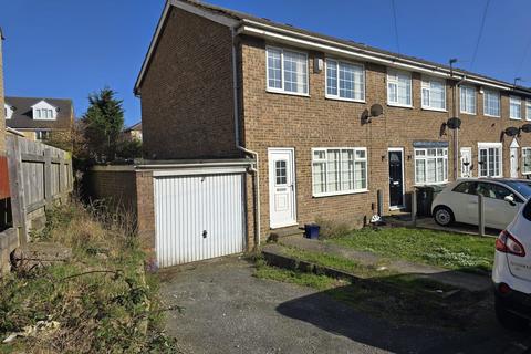 Glenmore Close, Bradford, BD2