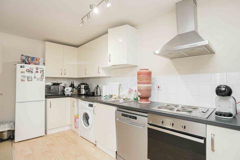 2 bedroom apartment to rent, Westwood House,  Millharbour E14