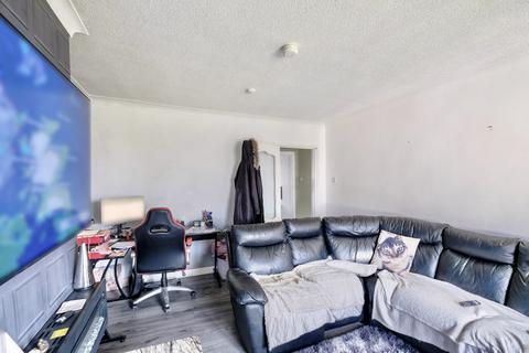 2 bedroom flat for sale, Kinnell Square, Glasgow G52