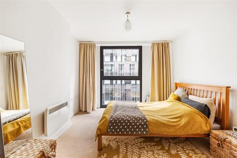 1 bedroom flat for sale, Malt House, Finzels Reach