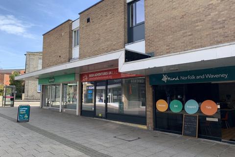 Retail property (high street) to rent, Thetford IP24