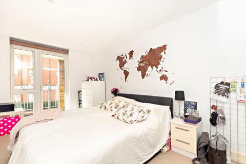 2 bedroom flat to rent, Starfield Road, London W12