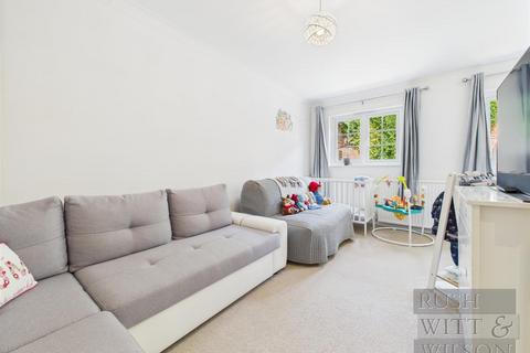 undefined, London Road, Hurst Green,
