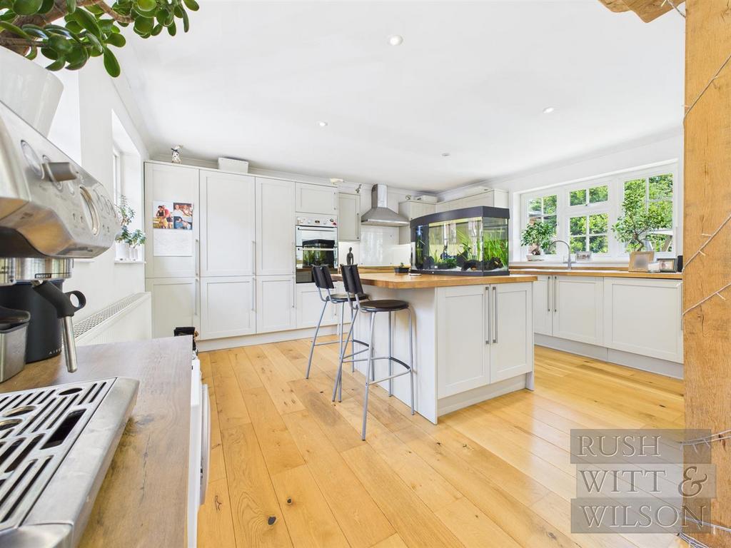 CAM05455 G0-PR0010-STILL040.jpg