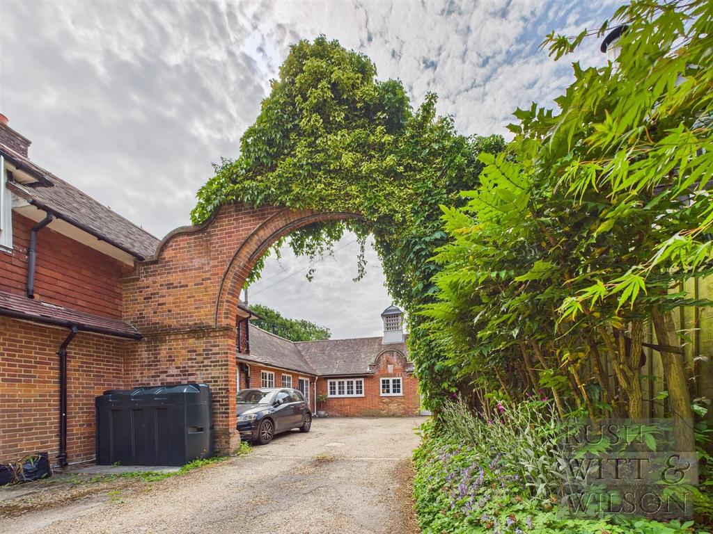 CAM05455 G0-PR0010-STILL002.jpg