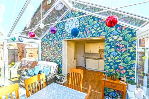 10 Boldre Close, Barton On Sea, New Milton, BH25 7TH