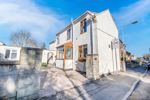 3 bedroom detached house for sale, Farm Lane, Newark NG22