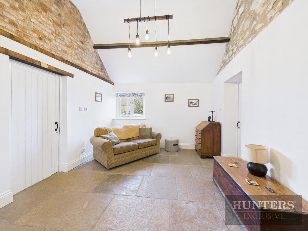 CAM03407 G0-PR0522-STILL005.jpg