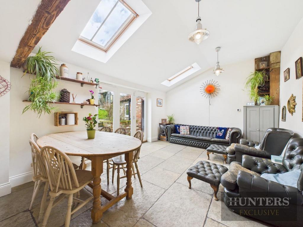 CAM03407 G0-PR0522-STILL034.jpg