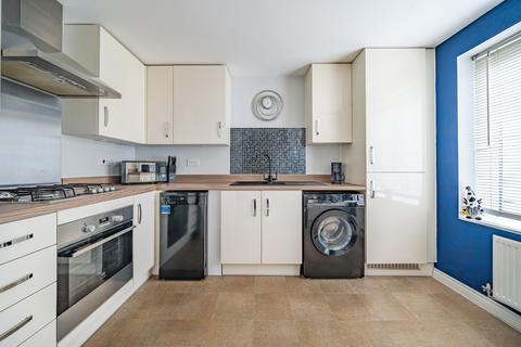 64 Cowleaze, Purton, Swindon, SN5 4FY