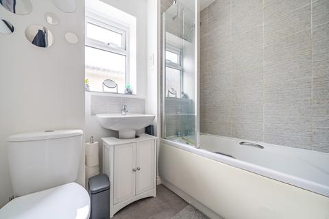 64 Cowleaze, Purton, Swindon, SN5 4FY