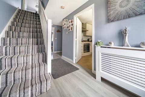 64 Cowleaze, Purton, Swindon, SN5 4FY