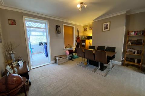 3 bedroom semi-detached house to rent, Broadwalk, Bristol BS4