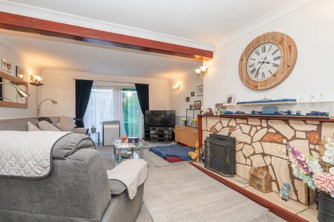 4 bedroom semi-detached house for sale, Moatfield Road, Bushey, Hertfordshire, WD23