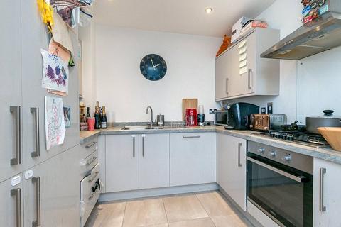 2 bedroom apartment for sale, Sanderstead Road, SOUTH CROYDON, Surrey, CR2