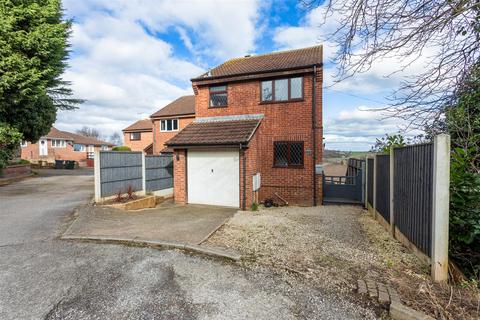 3 bedroom detached house for sale, Redcar Close, Gedling NG4