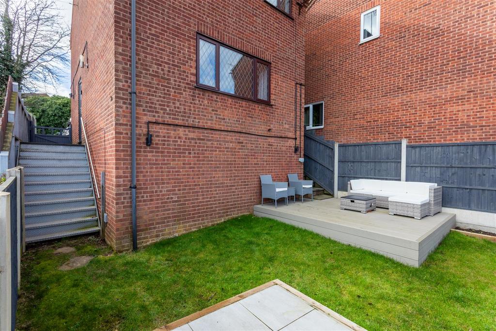 1 Redcar Close, Gedling, NG4 4 EW-0006-External.jpg