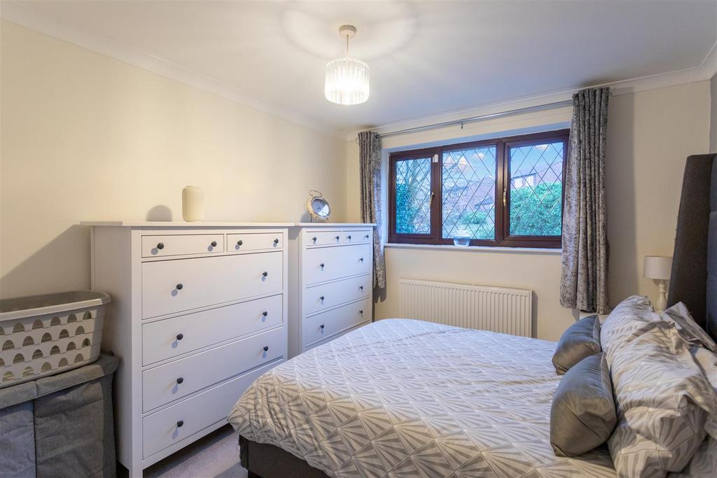 1 Redcar Close, Gedling, NG4 4 EW-0022-Bedroom 2.jp