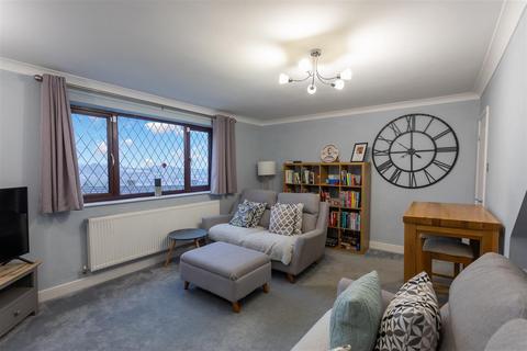3 bedroom detached house for sale, Redcar Close, Gedling NG4