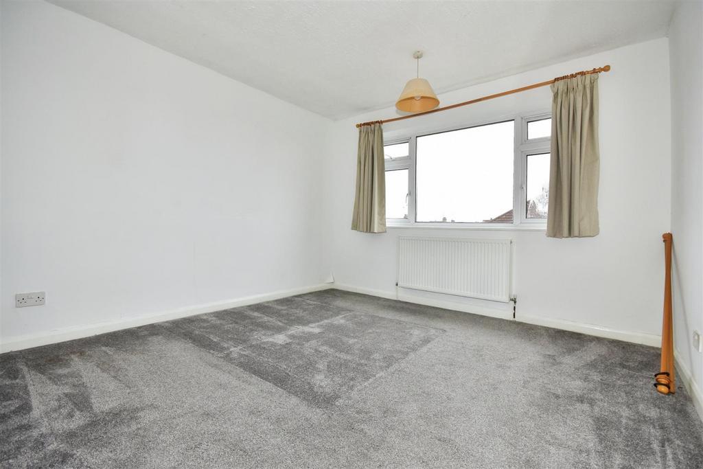 Apartment in Woodford Green - View 4