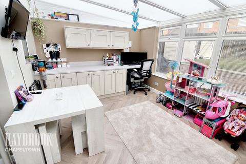 15 Darnbrook Drive, Sheffield, S5 9BJ