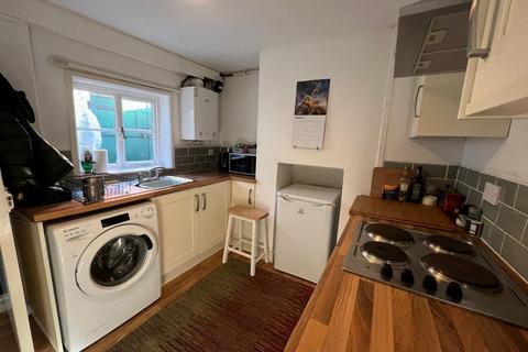 2 bedroom semi-detached house to rent, Palmerston Street, Hampshire SO51