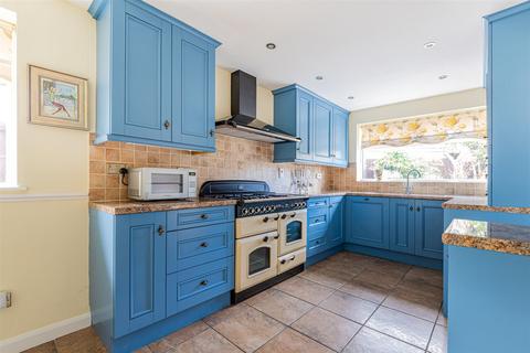 1 Hugon Close, Cardiff, CF23 9BY