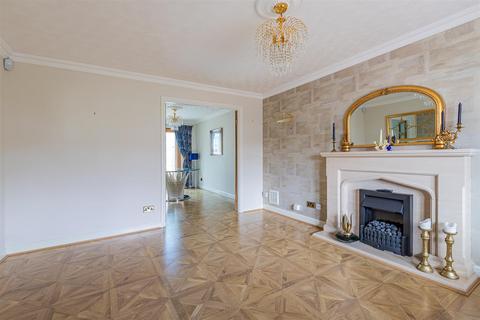 1 Hugon Close, Cardiff, CF23 9BY
