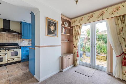 1 Hugon Close, Cardiff, CF23 9BY
