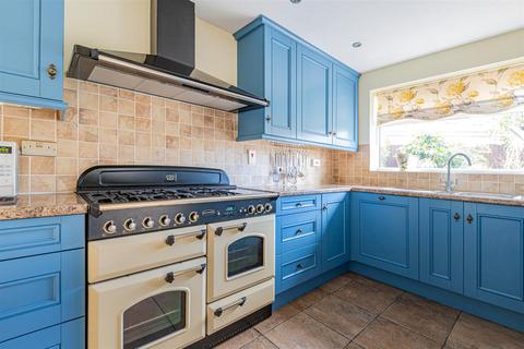 1 Hugon Close, Cardiff, CF23 9BY