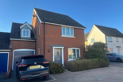 4 bedroom detached house for sale, Avocet Gardens, Stowmarket IP14