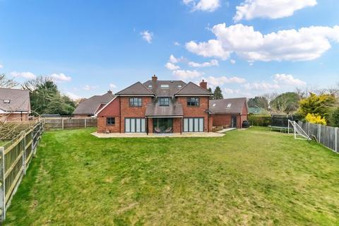 4 bedroom detached house for sale, Green Drift, Royston SG8