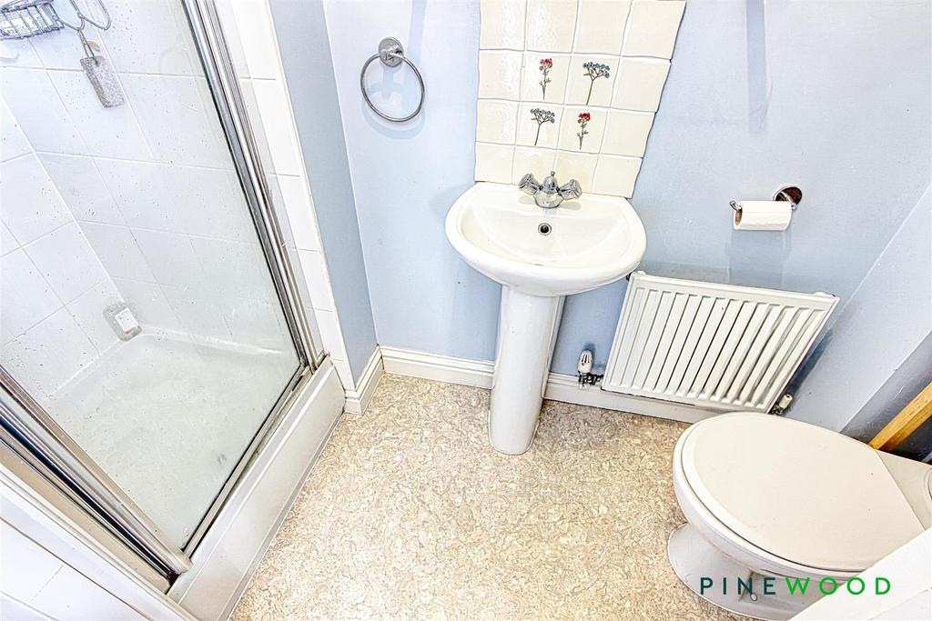 Ensuite shower room