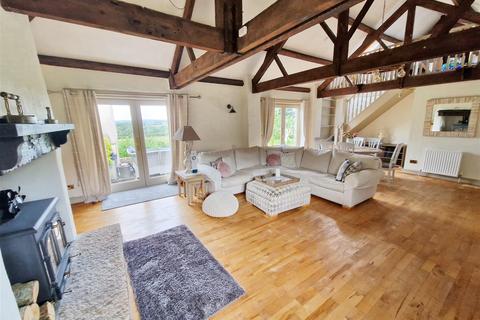 4 bedroom barn conversion to rent, Sparnock, Truro