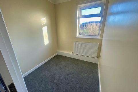 2 bedroom flat to rent, Thorncroft Gardens, Workington