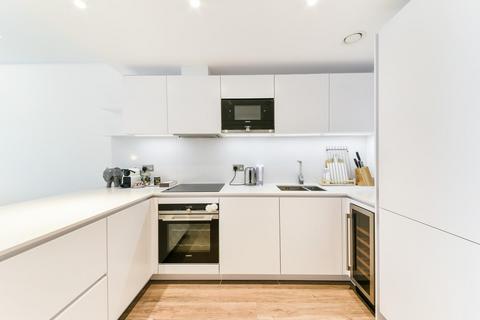 1 bedroom flat to rent, Satin House, Piazza Walk, London, E1