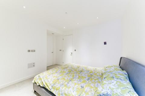 1 bedroom flat to rent, Satin House, Piazza Walk, London, E1