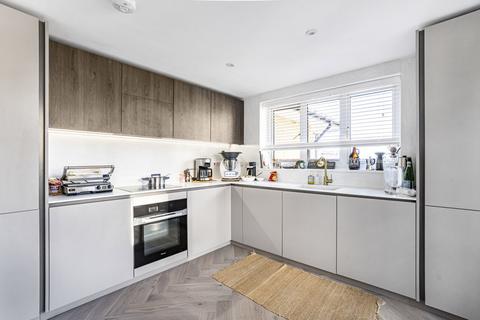 3 bedroom apartment for sale, Admiral Walk, London, W9
