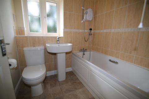 3 bedroom end of terrace house to rent, Webbers Way, Tiverton EX16