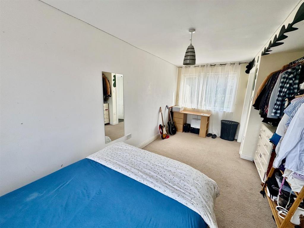Bedroom 2.jpg