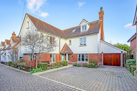 5 bedroom detached house for sale, Pondfield, Dunmow, Essex