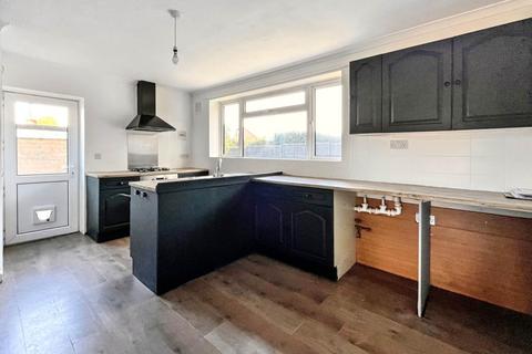 15 Fernheath Close, Bournemouth, BH11 8SL